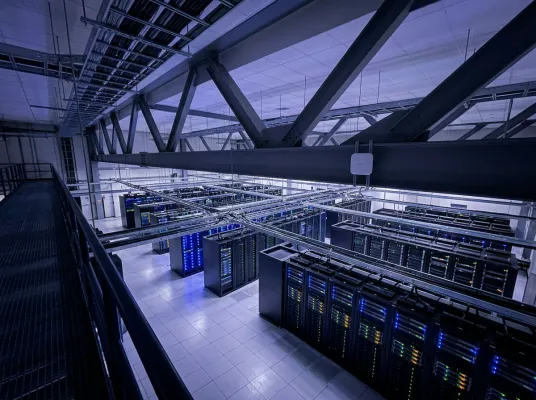Img datacenters hero serverhalloverview ai 01