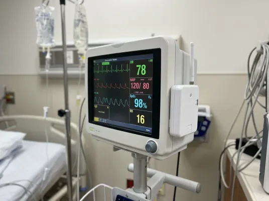 Img healthcare usecases connecteddevices patientmonitorwireless ai 01