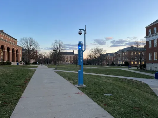 Img highered usecases campussafety emergencyphonepole ai 01
