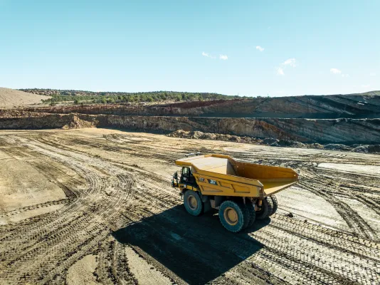 Img mining hero haultruckaerial real 01