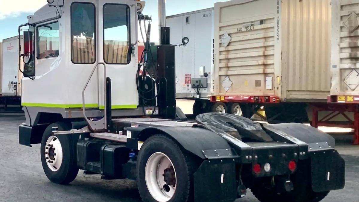 Terminal tractors on Private 5G