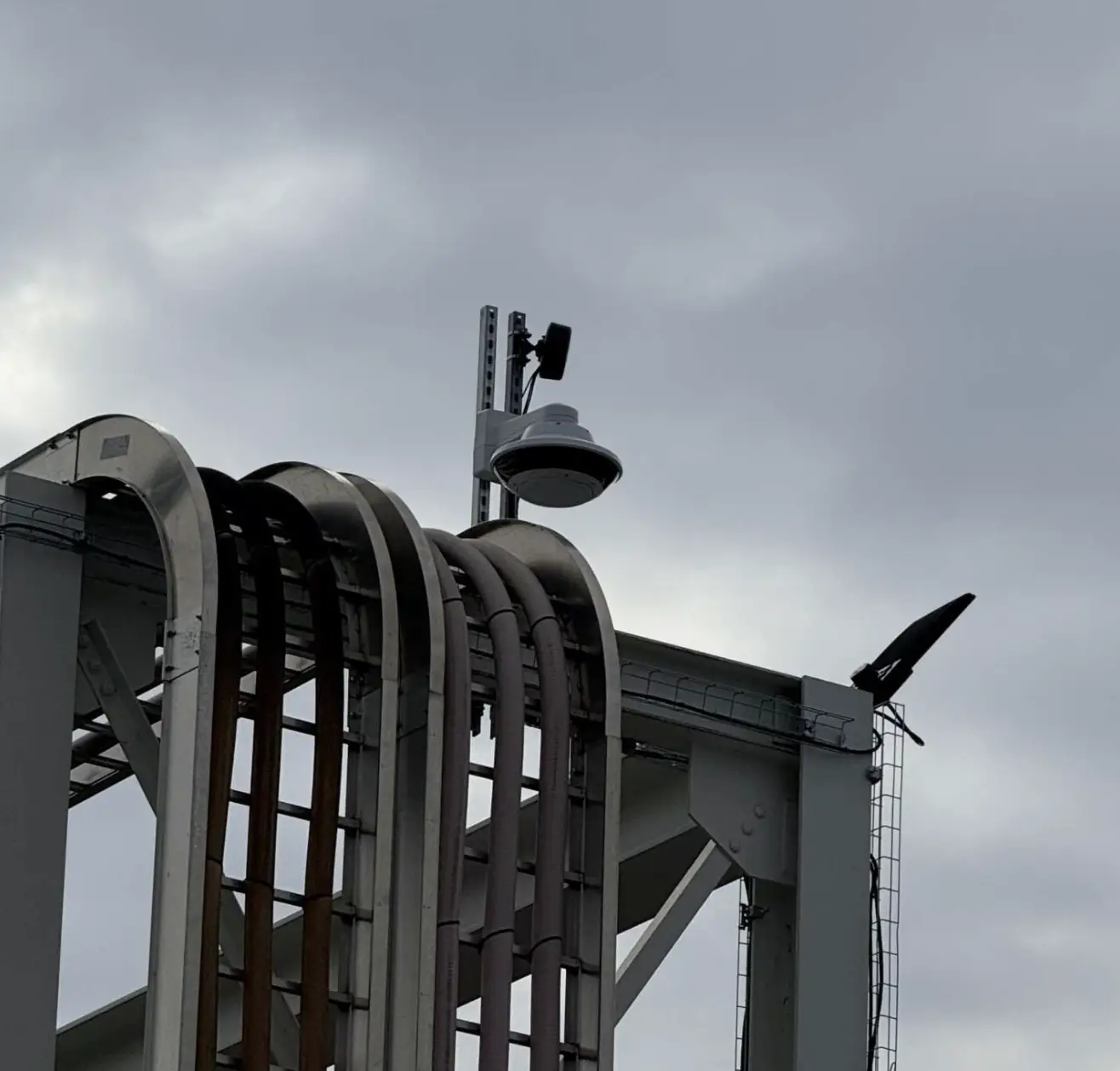02 deployment AP and camera on gantry